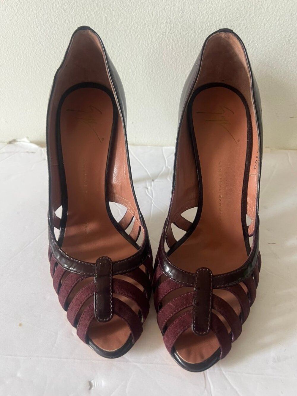 GIUSEPPE ZANOTTI OPEN TOE CAGE PATENT LEATHER PUMPS SIZE 37.5 / 7.5 US